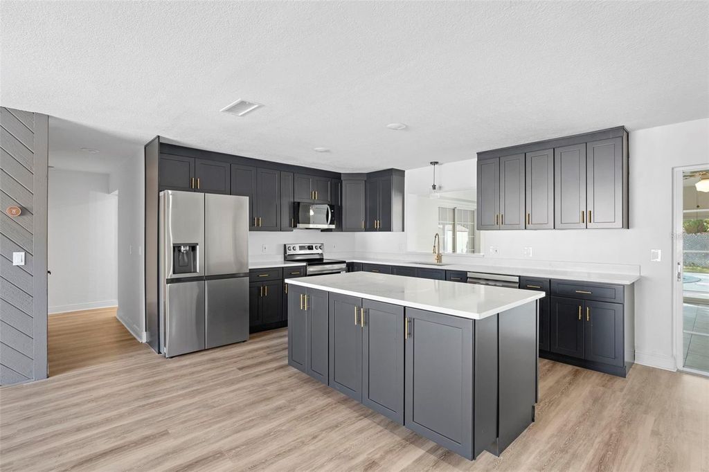 Image 10 of property listing at 1812 BAYWOOD AVENUE, Orlando, FL 32818