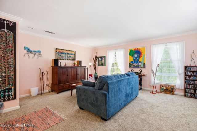 248 Stonehenge Dr 104, Louisville, KY 40207