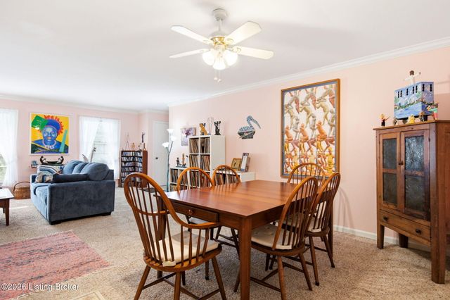 248 Stonehenge Dr 104, Louisville, KY 40207
