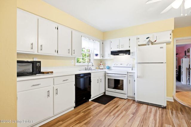 248 Stonehenge Dr 104, Louisville, KY 40207