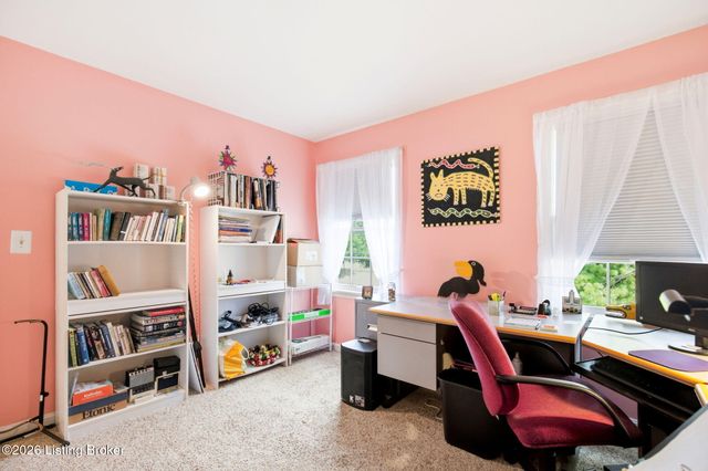 248 Stonehenge Dr 104, Louisville, KY 40207