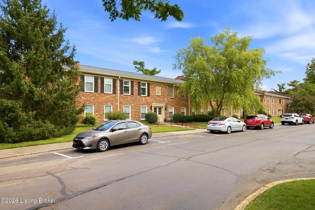 248 Stonehenge Dr 104, Louisville, KY 40207