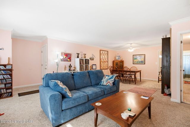 248 Stonehenge Dr 104, Louisville, KY 40207