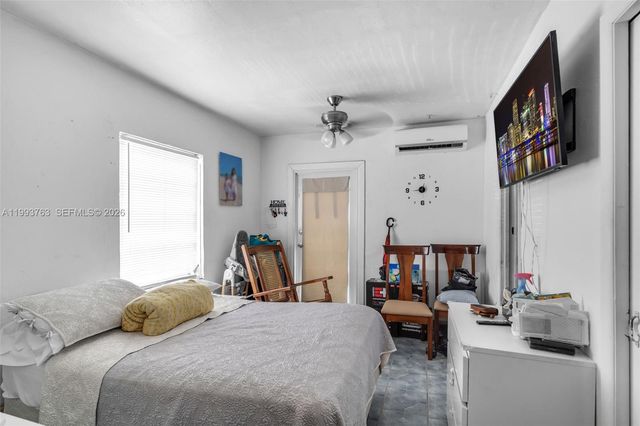 667 E 20th St, Hialeah, FL 33013