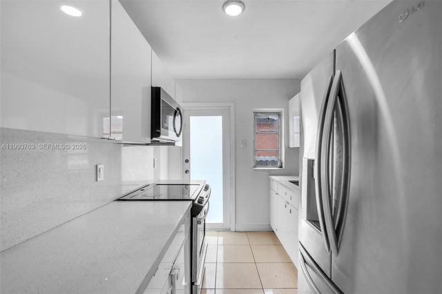 667 E 20th St, Hialeah, FL 33013