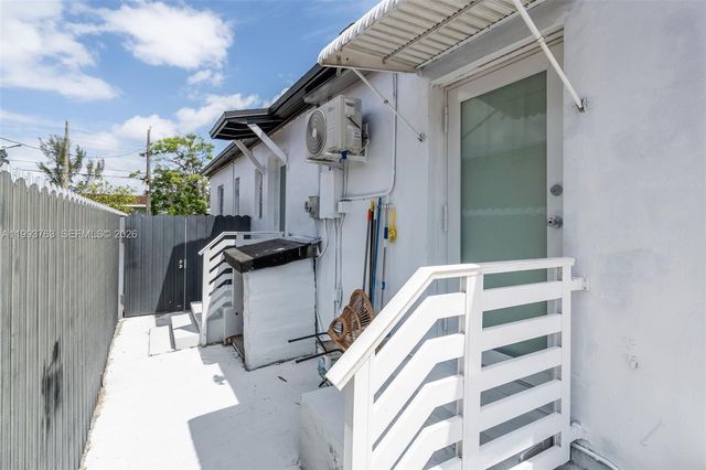 667 E 20th St, Hialeah, FL 33013