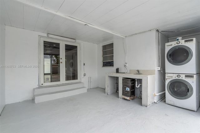 667 E 20th St, Hialeah, FL 33013