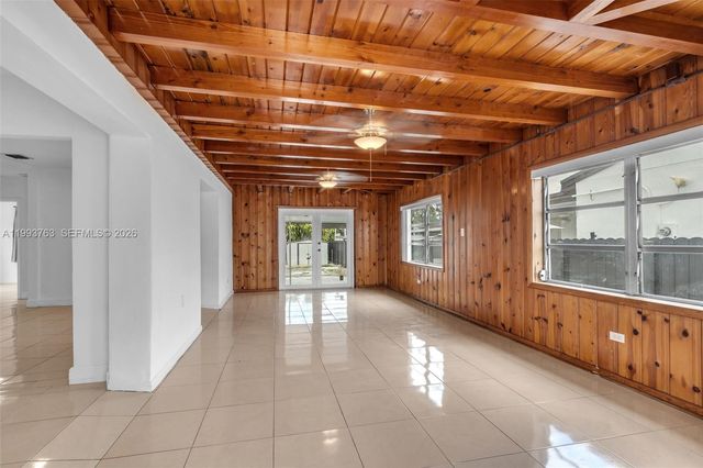 667 E 20th St, Hialeah, FL 33013