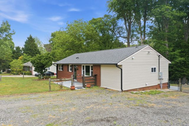 5414 Eastcrest Road, Mcleansville, NC 27301