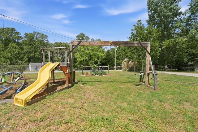 5414 Eastcrest Road, Mcleansville, NC 27301