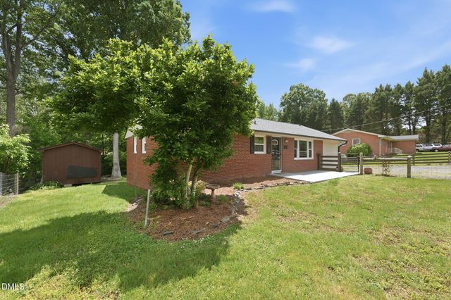 5414 Eastcrest Road, Mcleansville, NC 27301