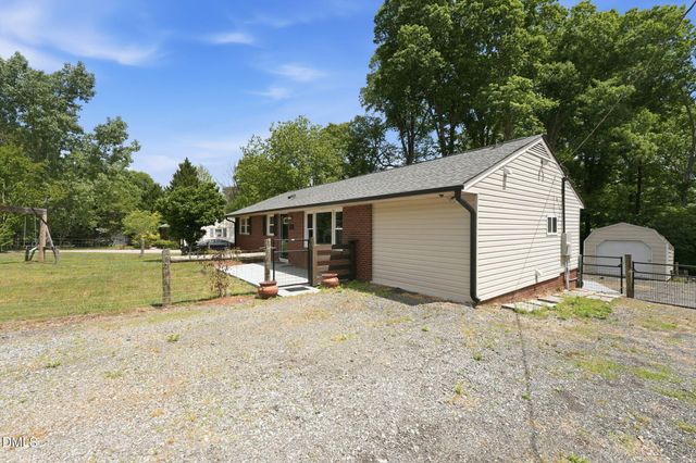 5414 Eastcrest Road, Mcleansville, NC 27301
