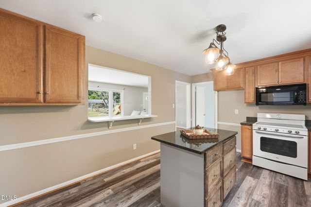 5414 Eastcrest Road, Mcleansville, NC 27301