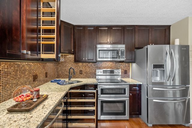 802 Crystal Ct, Mount Juliet, TN 37122