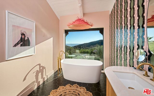 33261 Decker School Road, Malibu, CA 90265