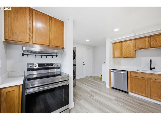 10068 Se BRANDEIS St, Clackamas, OR 97015