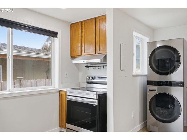 10068 Se BRANDEIS St, Clackamas, OR 97015