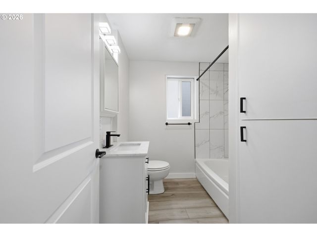 10068 Se BRANDEIS St, Clackamas, OR 97015