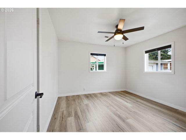 10068 Se BRANDEIS St, Clackamas, OR 97015