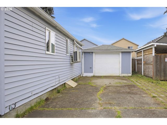 10068 Se BRANDEIS St, Clackamas, OR 97015