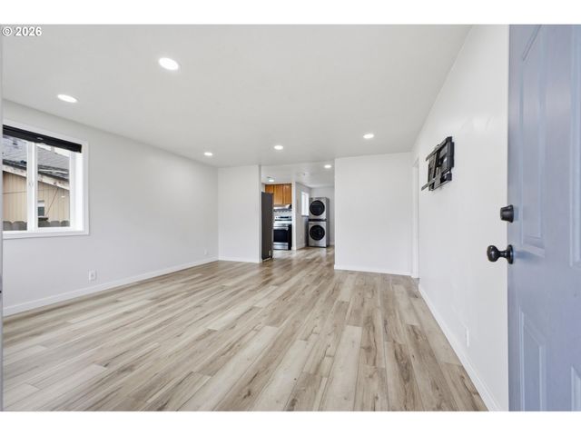 10068 Se BRANDEIS St, Clackamas, OR 97015