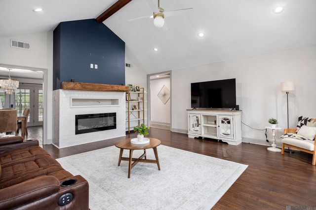 10302 La Hwy 937, St Amant, LA 70774