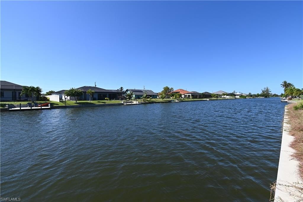 216 SW 20th ST, Cape Coral, FL 33991