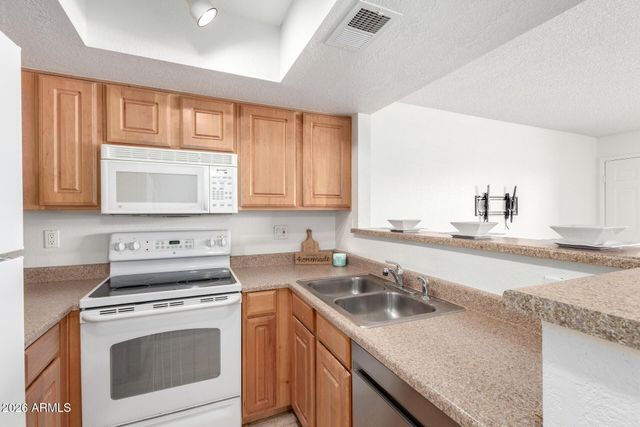3601 W TIERRA BUENA Lane 227, Phoenix, AZ 85053