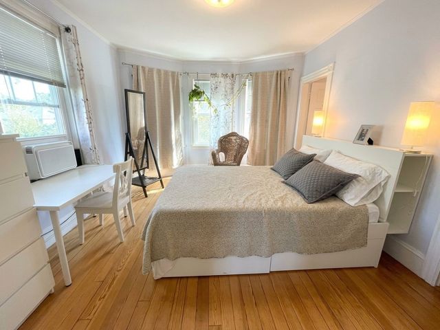 81 Francis Street 6, Brookline, MA 02446