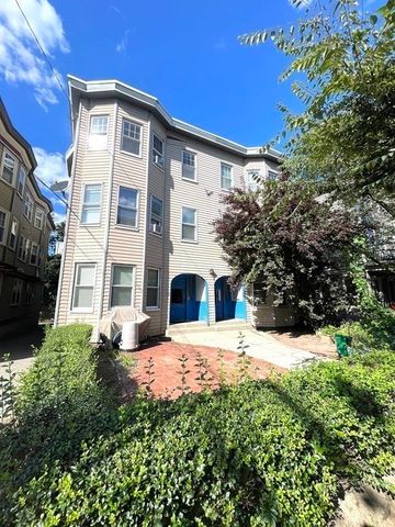 81 Francis Street 6, Brookline, MA 02446