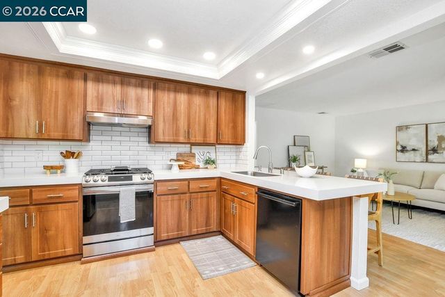 2246 Bridgeport Way, Martinez, CA 94553