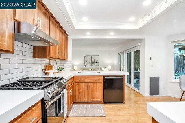 2246 Bridgeport Way, Martinez, CA 94553