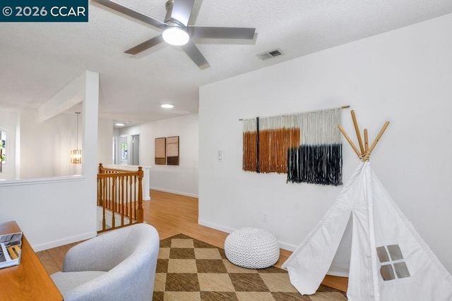2246 Bridgeport Way, Martinez, CA 94553