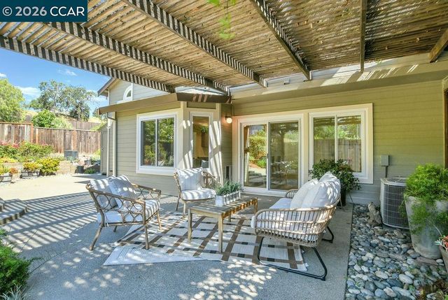 2246 Bridgeport Way, Martinez, CA 94553