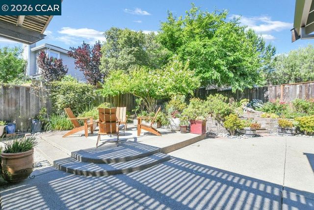 2246 Bridgeport Way, Martinez, CA 94553