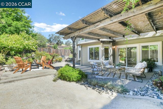 2246 Bridgeport Way, Martinez, CA 94553