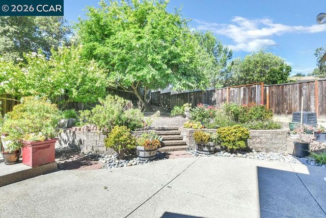 2246 Bridgeport Way, Martinez, CA 94553