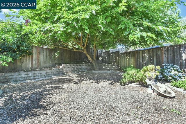 2246 Bridgeport Way, Martinez, CA 94553