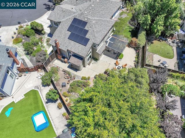 2246 Bridgeport Way, Martinez, CA 94553