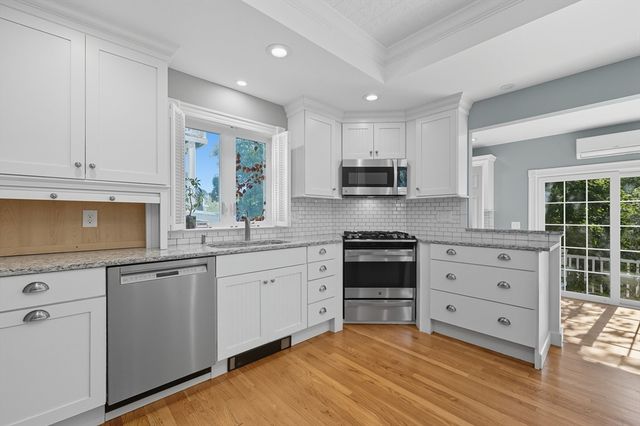 24 Greenville St, Somerville, MA 02145