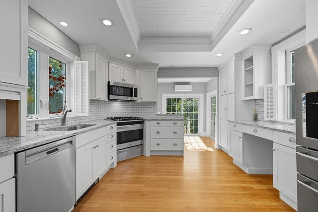 24 Greenville St, Somerville, MA 02145