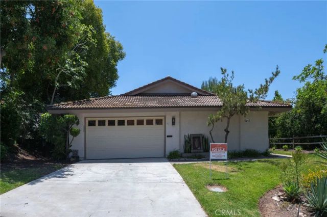 5242 Despacio, Laguna Woods, CA 92637