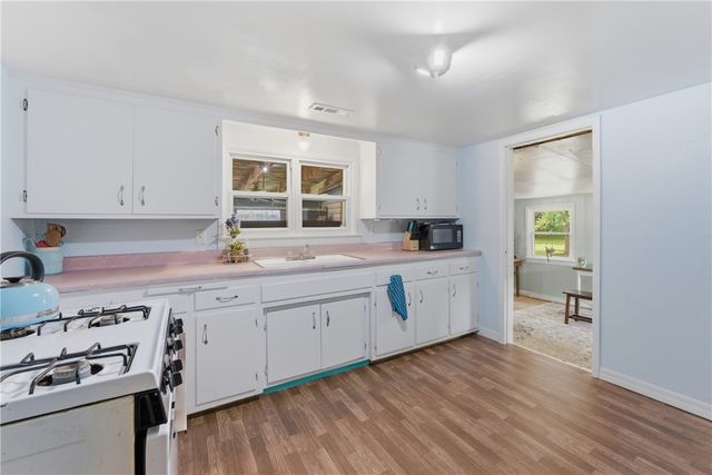 3132 N Oak Street, Springdale, AR 72764