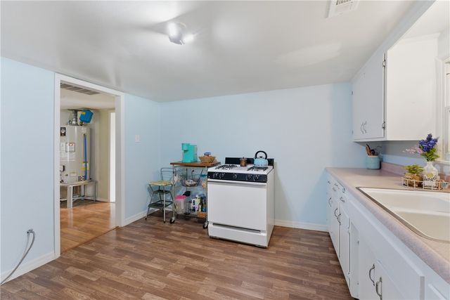 3132 N Oak Street, Springdale, AR 72764