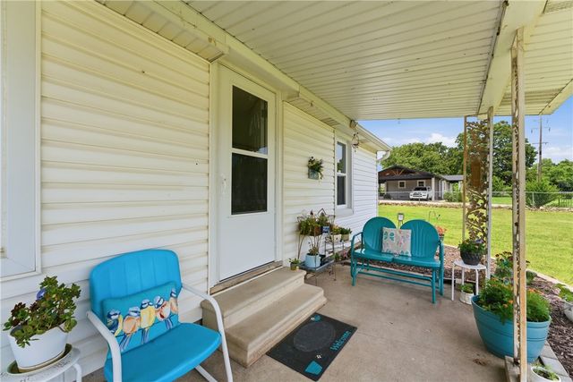 3132 N Oak Street, Springdale, AR 72764