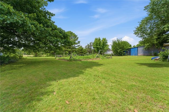 3132 N Oak Street, Springdale, AR 72764