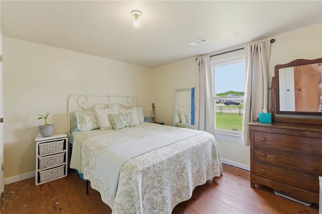 3132 N Oak Street, Springdale, AR 72764