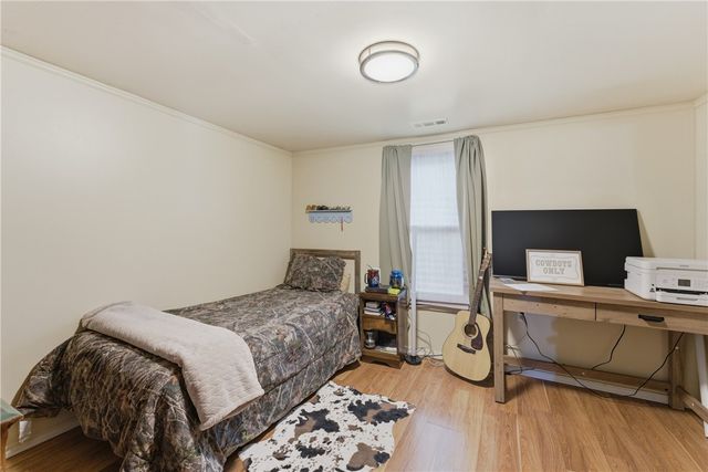 3132 N Oak Street, Springdale, AR 72764