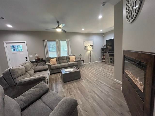 100 SHADOW BROOK CIR, Counce, TN 38326