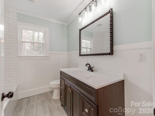 1106 S South Street, Gastonia, NC 28052